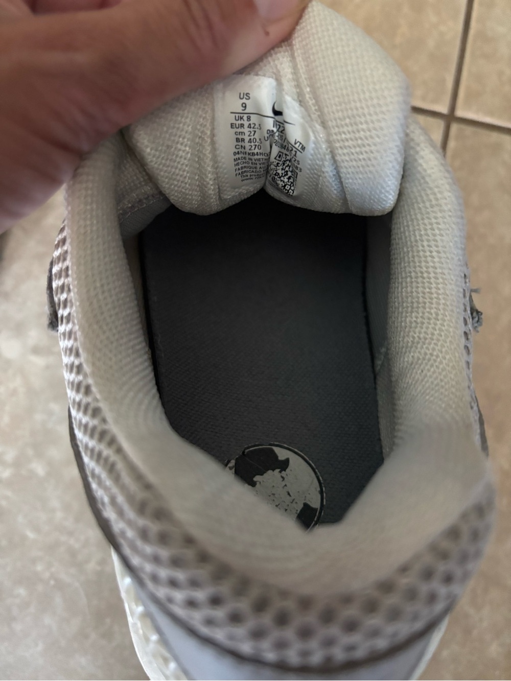 Nike Zoom Vomero Sneakers - Picture 9 of 10